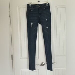 Alloy Apparel size 5 inseam 35 jeans